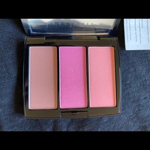 NIB Anastasia Beverly Hills Blush Trio Pool Party